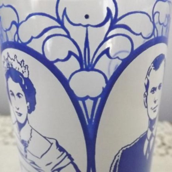 Vintage 1953 Queen Elizabeth & Prince Philip Glass - Picture 10 of 10